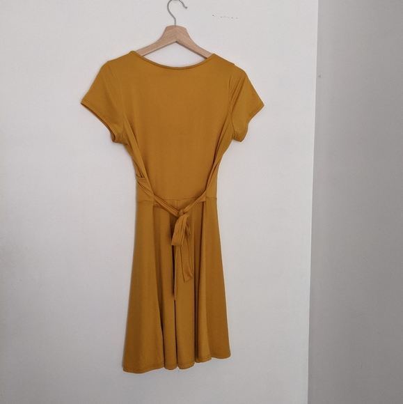 Simons v-neck midi dress - Picture 5 of 15